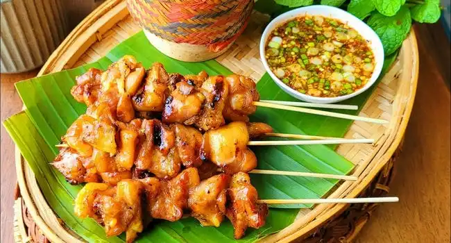 10 Best Foods and Dishes To Eat in Thailand