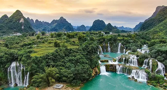 10 Most Beautiful Waterfalls in The World